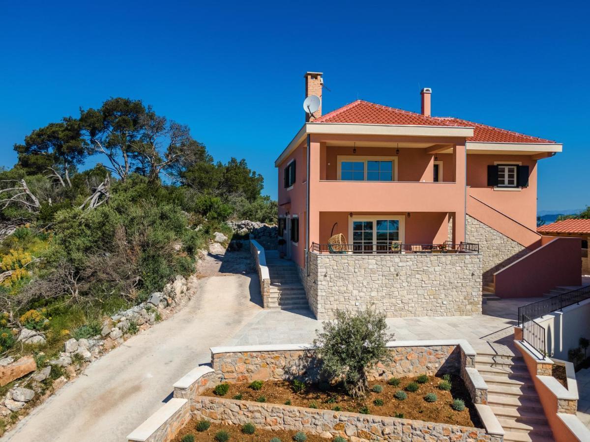 Lovro Luxury Apartment With Jacuzzi And Terrace Sea View Sali Bagian luar foto