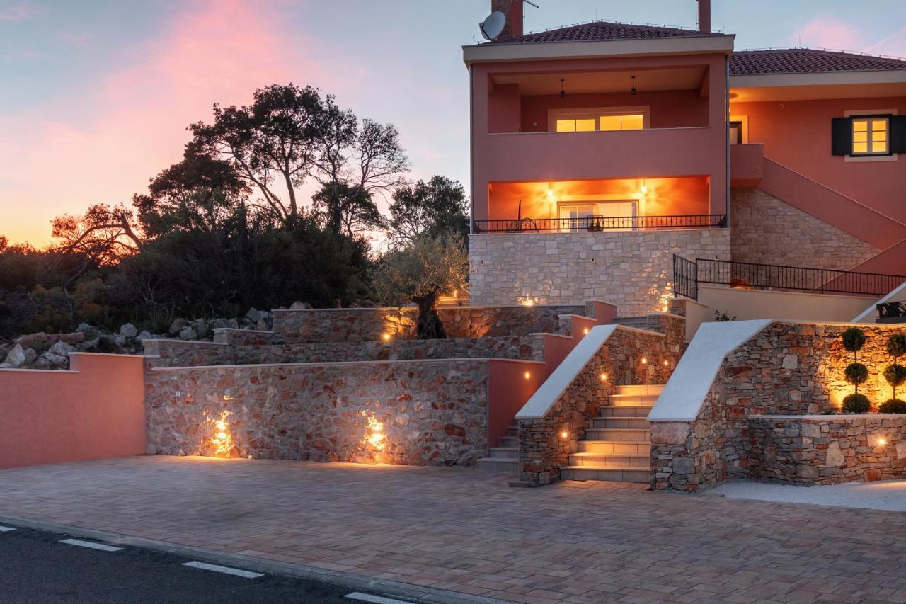 Lovro Luxury Apartment With Jacuzzi And Terrace Sea View Sali Bagian luar foto