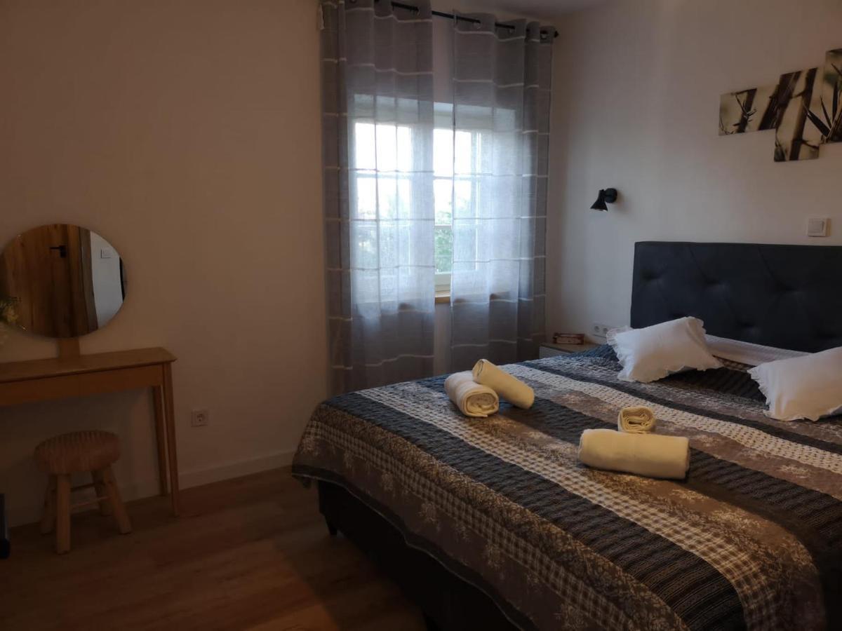 Lovro Luxury Apartment With Jacuzzi And Terrace Sea View Sali Bagian luar foto
