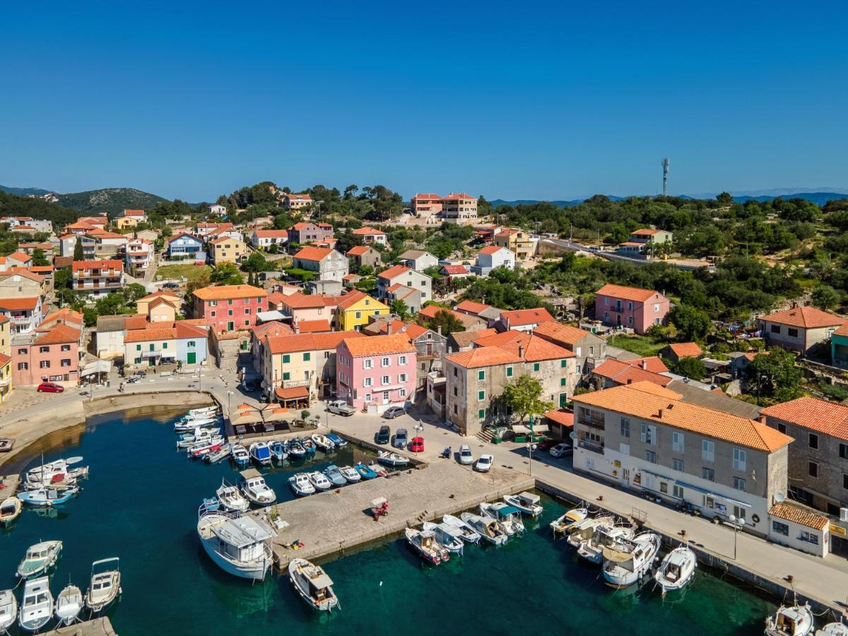 Lovro Luxury Apartment With Jacuzzi And Terrace Sea View Sali Bagian luar foto