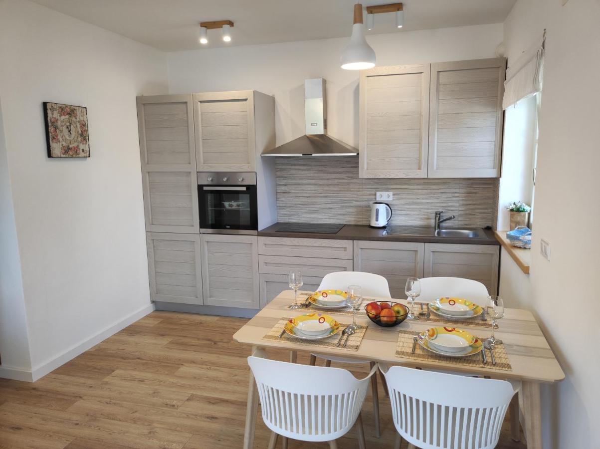 Lovro Luxury Apartment With Jacuzzi And Terrace Sea View Sali Bagian luar foto