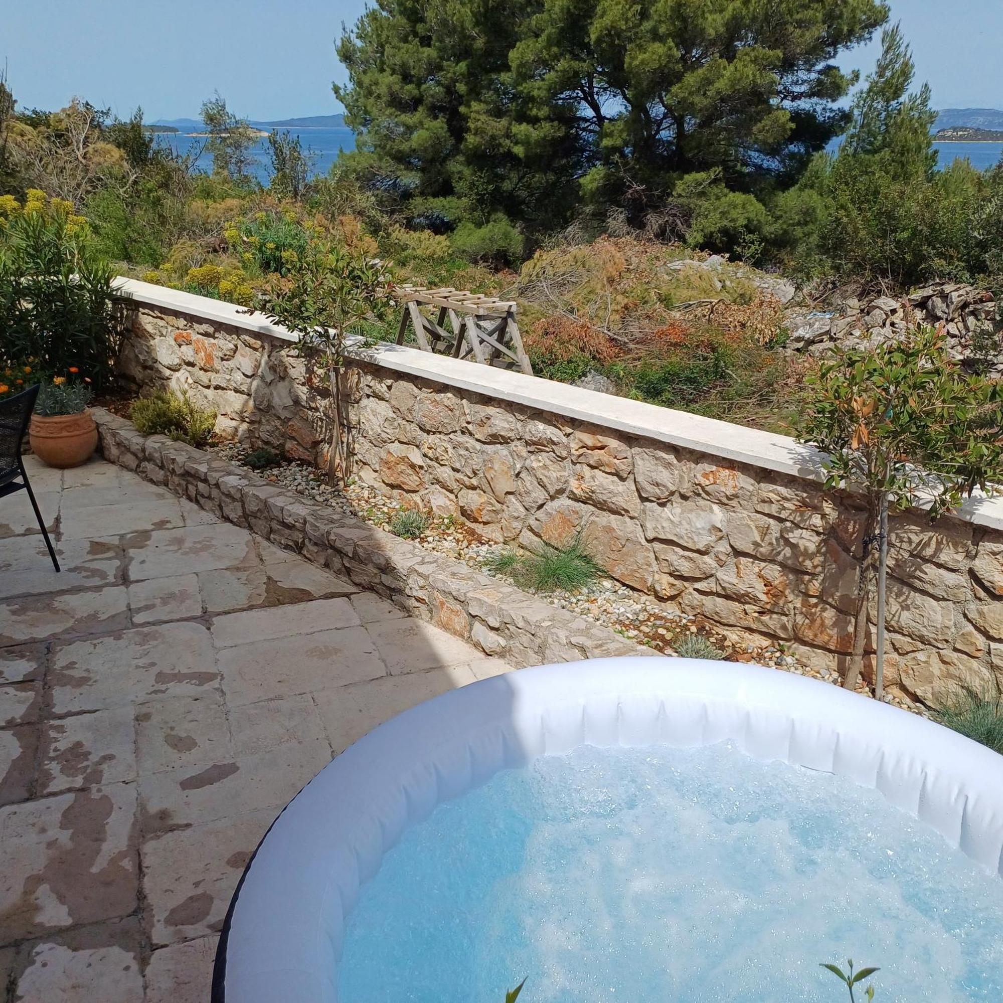 Lovro Luxury Apartment With Jacuzzi And Terrace Sea View Sali Bagian luar foto